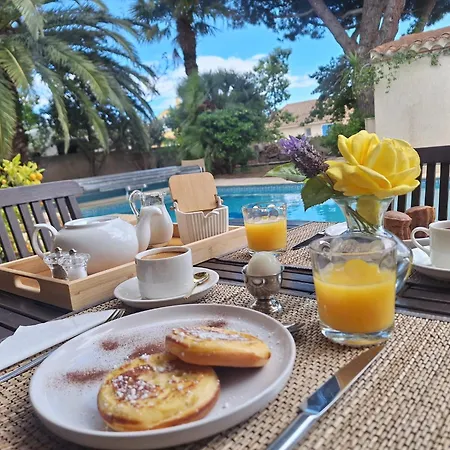 Bed & Breakfast Pesona Vias