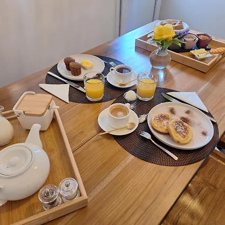 Bed & Breakfast Pesona
